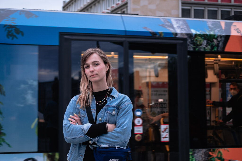 Bundestagsabgeordnete Nyke Slawik setzt sich bei den schwarz-grünen Koalitionsverhandlungen für die Verkehrswende ein (Foto: Leonie Braunschweig)